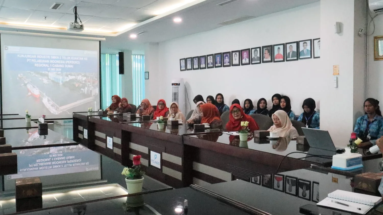 Siswa SMK Teluk Kuantan Dapat Pengalaman Nyata di Pelindo Dumai