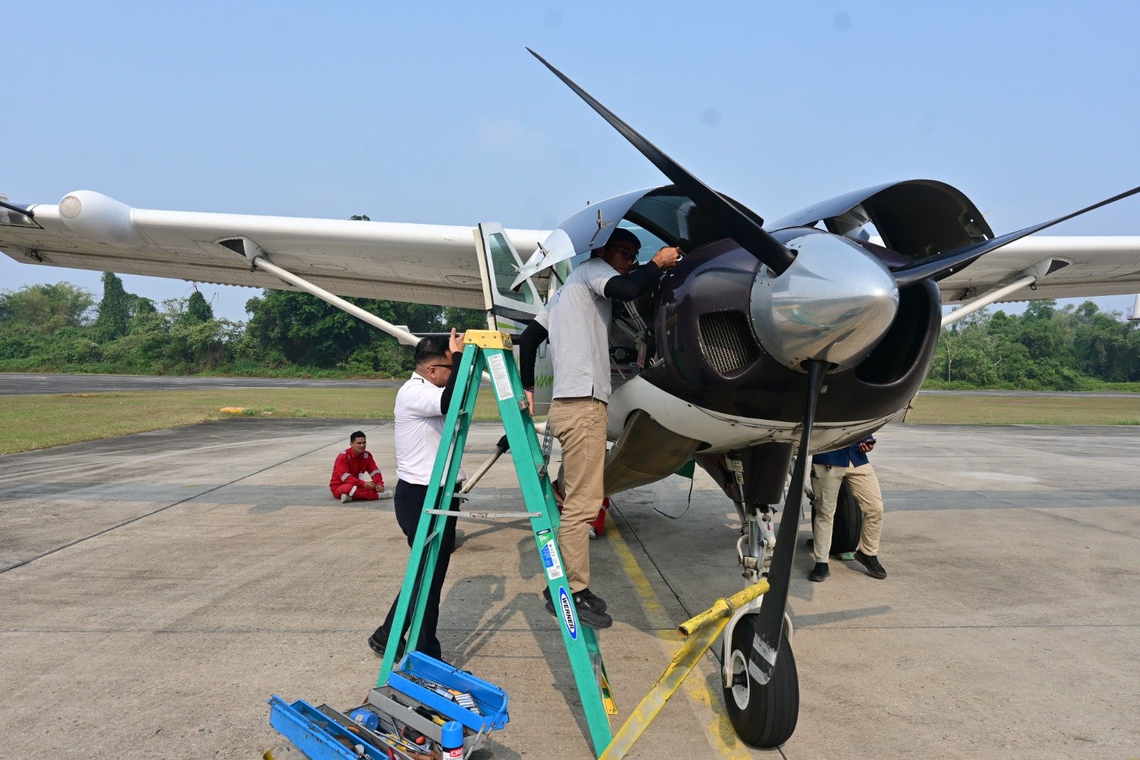 Pilot Cessna Caravan yang Berhome Base di Lanud RSN senantiasa Siap Dukung Modifikasi Cuaca di Riau