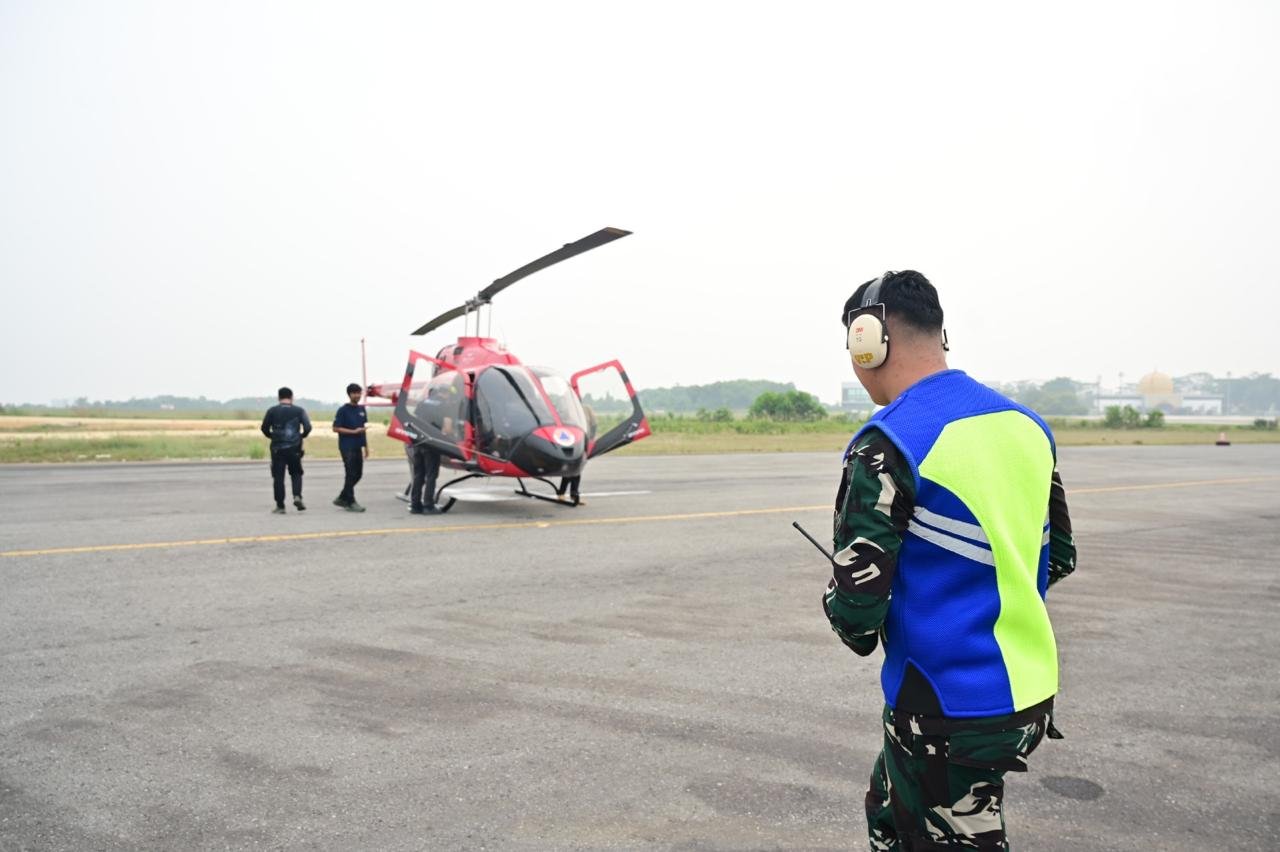 Patroli Udara Lanud Roesmin Nurjadin Temukan Satu Titik Api di Inhu, Helikopter Langsung Dikerahkan untuk Pemadaman