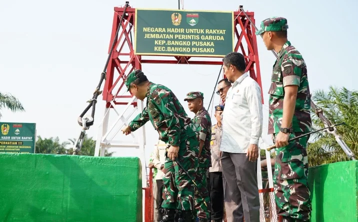 Pangdam XIX Tuanku Tambusai Tinjau Jembatan Garuda, Dorong Mobilitas dan Ekonomi Warga Rohil