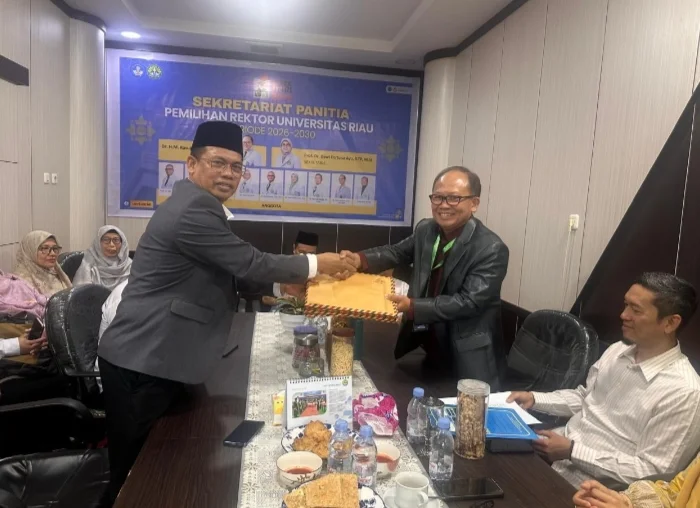 Usung Visi “UNRI Unggul, Berdampak, dan Berkelas Dunia”Prof Iwantono resmi daftar calon Rektor UNRI