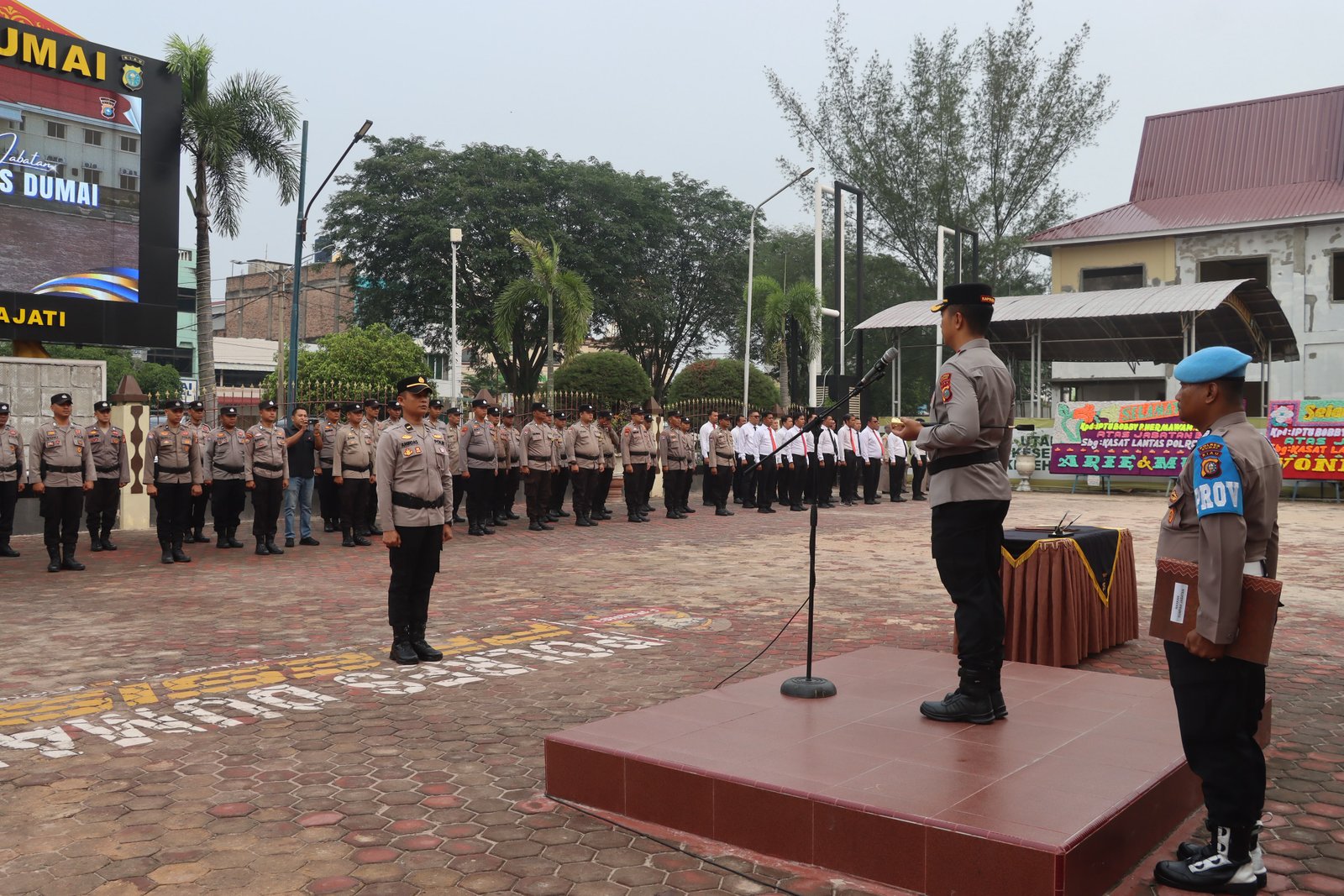 Kapolres Dumai Pimpin Pergantian Kasat Lantas, Pengabdian 5 Personel Dilepas dengan Penghormatan