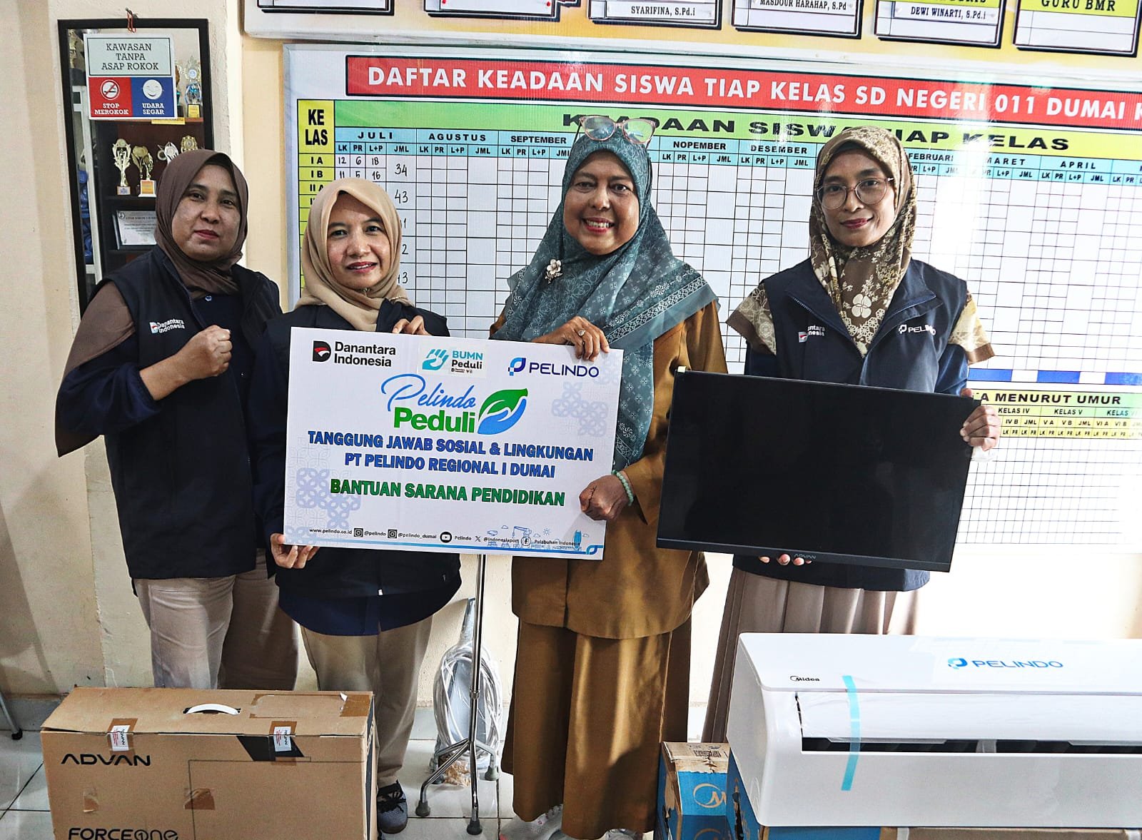 Bantuan Komputer dan AC dari Pelindo Dumai Diterima SD Negeri 11