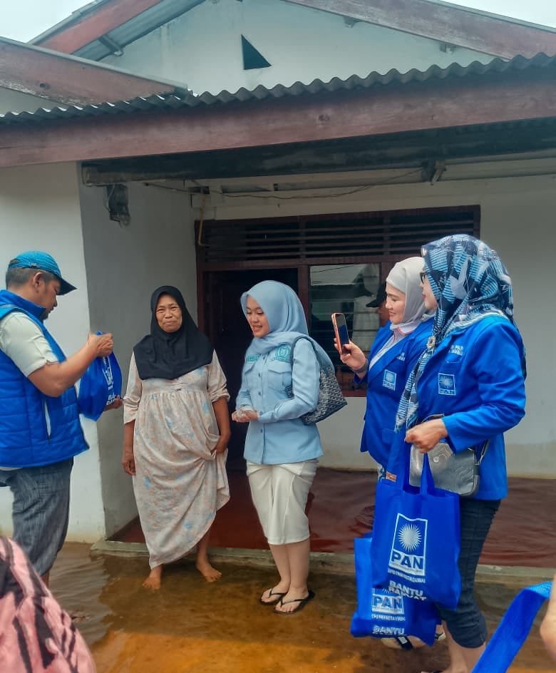 Warga Sekitar Rumah PAN Terdampak Banjir, PAN Dumai Turun Salurkan Bantuan